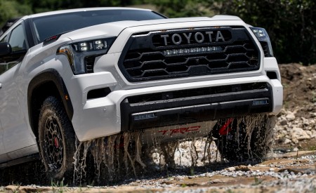 2023 Toyota Sequoia TRD Pro Front Wallpapers 450x275 (57)