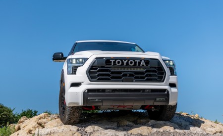 2023 Toyota Sequoia TRD Pro Front Wallpapers 450x275 (30)