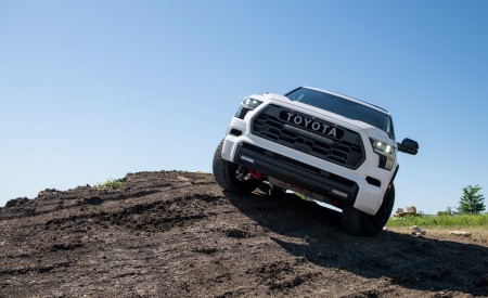 2023 Toyota Sequoia TRD Pro Off-Road Wallpapers 450x275 (48)