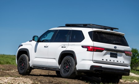 2023 Toyota Sequoia TRD Pro Off-Road Wallpapers  450x275 (43)