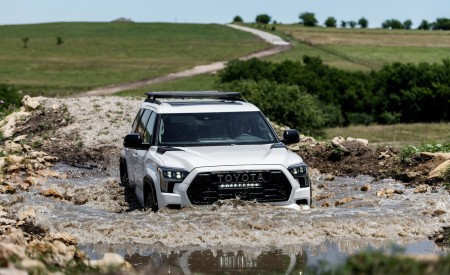 2023 Toyota Sequoia TRD Pro Off-Road Wallpapers 450x275 (32)