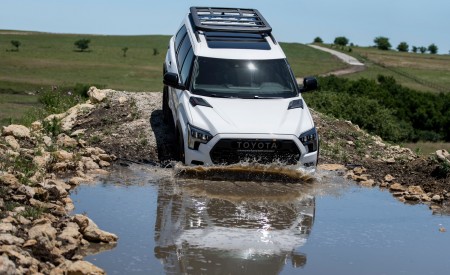 2023 Toyota Sequoia TRD Pro Off-Road Wallpapers  450x275 (33)