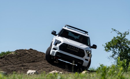 2023 Toyota Sequoia TRD Pro Off-Road Wallpapers  450x275 (37)