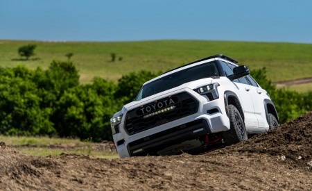 2023 Toyota Sequoia TRD Pro Off-Road Wallpapers 450x275 (39)