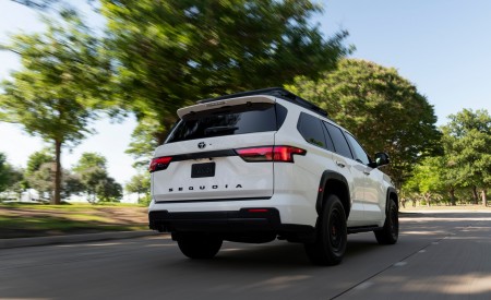 2023 Toyota Sequoia TRD Pro Rear Three-Quarter Wallpapers 450x275 (9)