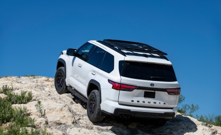 2023 Toyota Sequoia TRD Pro Rear Three-Quarter Wallpapers 450x275 (23)