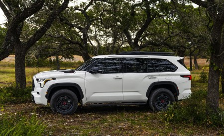 2023 Toyota Sequoia TRD Pro Side Wallpapers 450x275 (105)