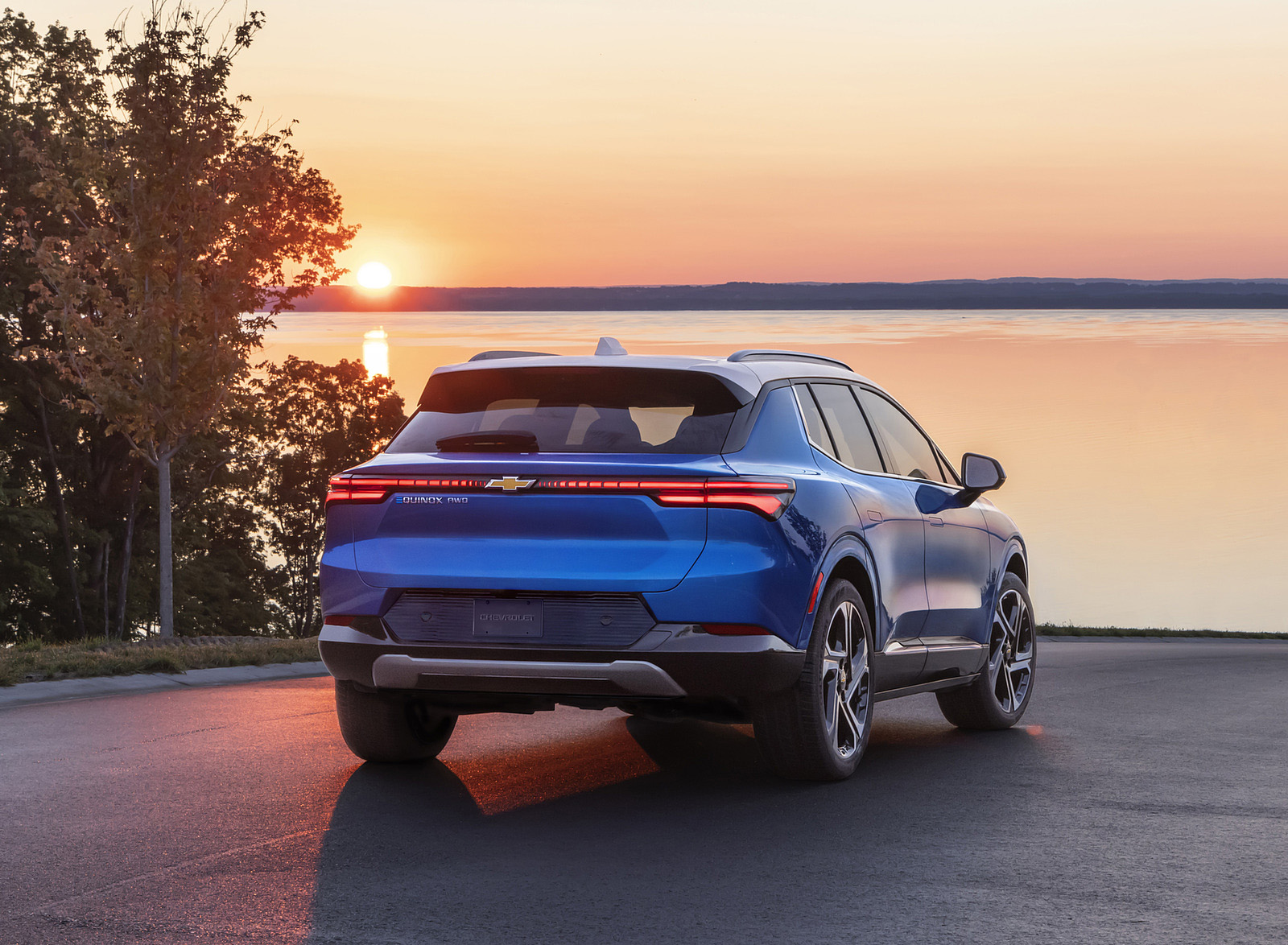 2024 Chevrolet Equinox EV 3LT Rear Wallpapers (10)