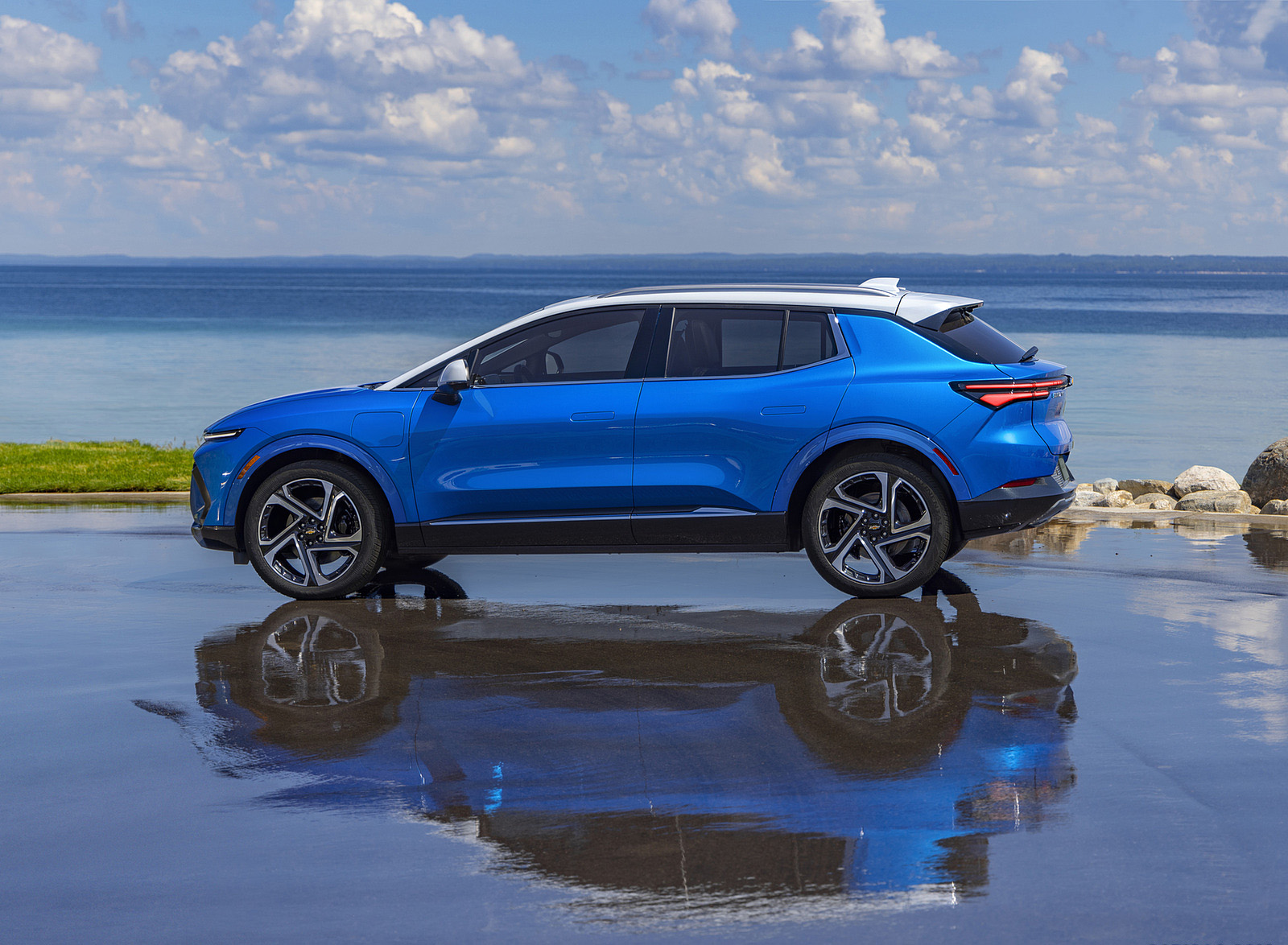 2024 Chevrolet Equinox EV 3LT Side Wallpapers (14)