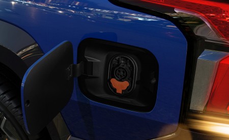 2024 Chevrolet Silverado EV RST Charging Connector Wallpapers 450x275 (11)