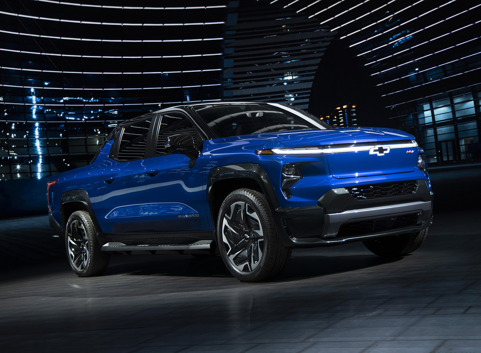 2024 Chevrolet Silverado EV RST Front Three-Quarter Wallpapers (7)
