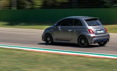 2022 Abarth F595 Rear Three-Quarter Wallpapers  450x275 (10)