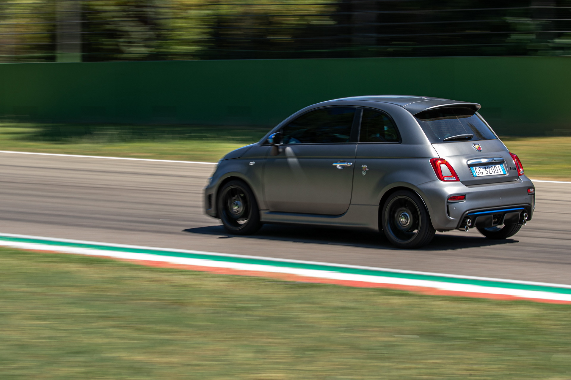 2022 Abarth F595 Rear Three-Quarter Wallpapers  (10)