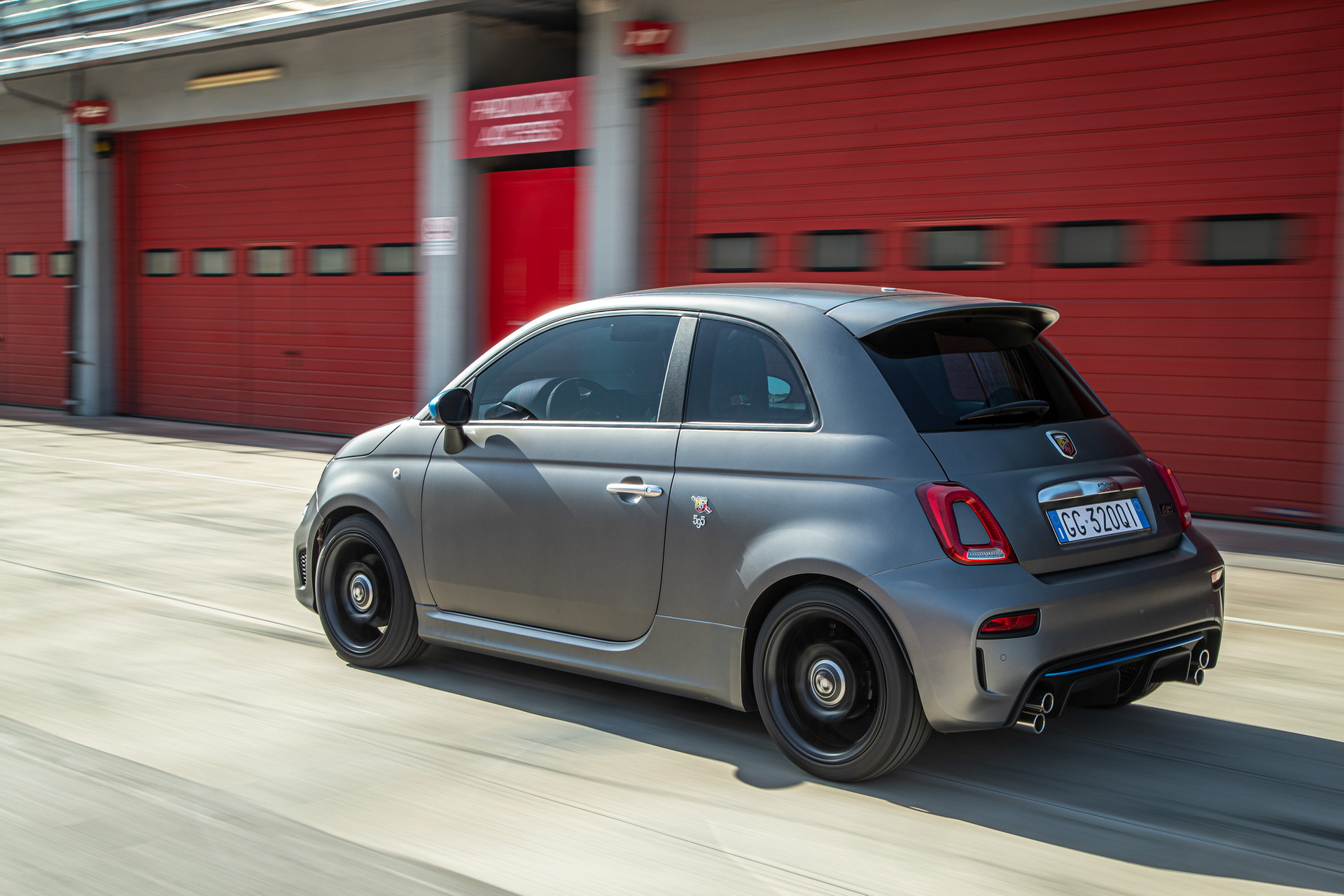 2022 Abarth F595 Rear Three-Quarter Wallpapers (3)