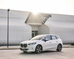 2022 BMW 2 Series 220i Active Tourer Front Three-Quarter Wallpapers 150x120 (49)