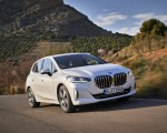 2022 BMW 2 Series 220i Active Tourer Front Three-Quarter Wallpapers 150x120 (11)