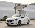2022 BMW 2 Series 220i Active Tourer Front Three-Quarter Wallpapers 150x120 (48)