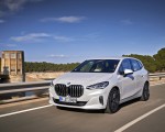 2022 BMW 2 Series 220i Active Tourer Front Three-Quarter Wallpapers 150x120 (27)