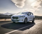 2022 BMW 2 Series 220i Active Tourer Front Three-Quarter Wallpapers 150x120 (13)