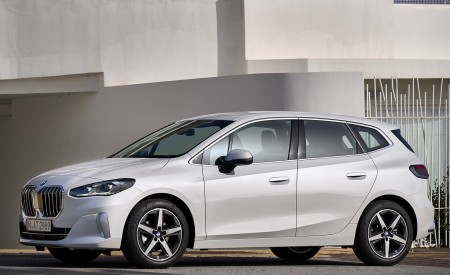 2022 BMW 2 Series 220i Active Tourer Front Three-Quarter Wallpapers 450x275 (43)