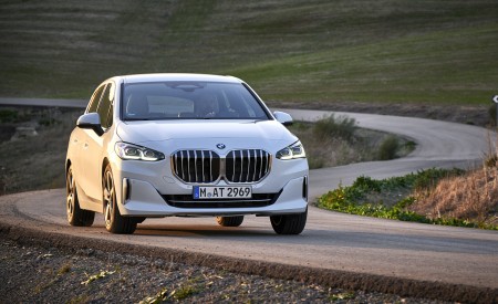 2022 BMW 2 Series 220i Active Tourer Front Wallpapers  450x275 (21)