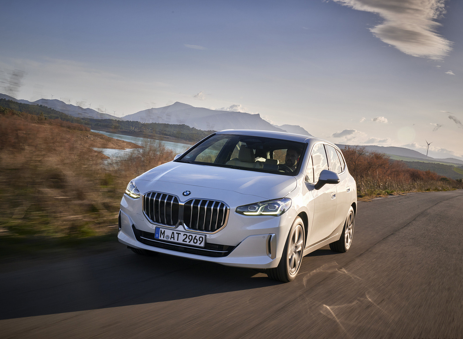 2022 BMW 2 Series 220i Active Tourer Front Wallpapers  (14)