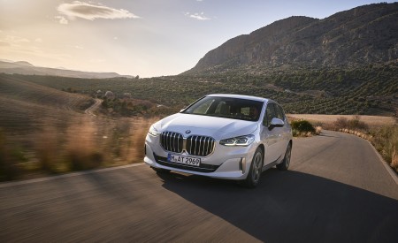 2022 BMW 2 Series 220i Active Tourer Front Wallpapers  450x275 (15)