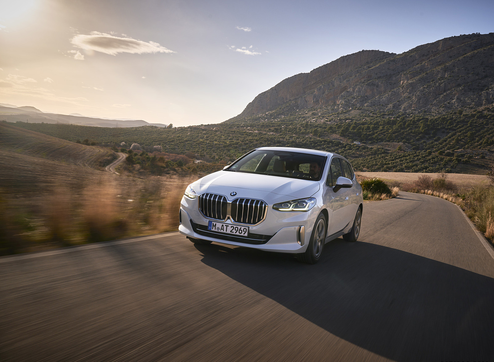 2022 BMW 2 Series 220i Active Tourer Front Wallpapers  (15)