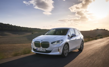 2022 BMW 2 Series 220i Active Tourer Front Wallpapers 450x275 (16)