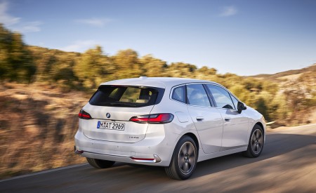 2022 BMW 2 Series 220i Active Tourer Rear Three-Quarter Wallpapers 450x275 (8)