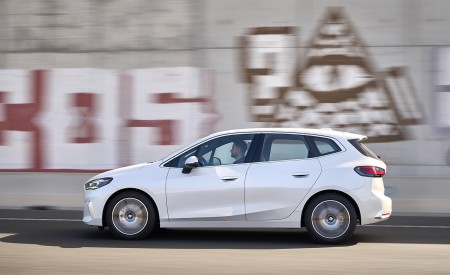 2022 BMW 2 Series 220i Active Tourer Side Wallpapers 450x275 (29)