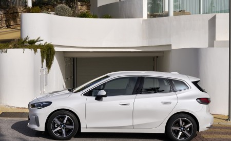 2022 BMW 2 Series 220i Active Tourer Side Wallpapers 450x275 (46)