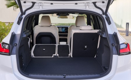 2022 BMW 2 Series 220i Active Tourer Trunk Wallpapers 450x275 (86)