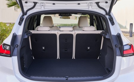 2022 BMW 2 Series 220i Active Tourer Trunk Wallpapers  450x275 (87)