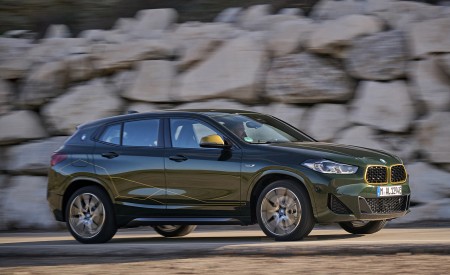 2022 BMW X2 GoldPlay Edition xDrive25e Front Three-Quarter Wallpapers 450x275 (11)