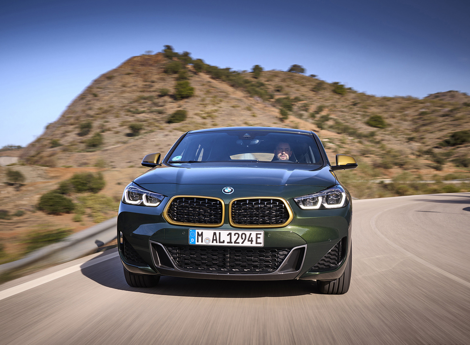 2022 BMW X2 GoldPlay Edition xDrive25e Front Wallpapers (5)
