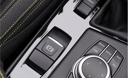 2022 BMW X2 GoldPlay Edition xDrive25e Interior Detail Wallpapers 450x275 (45)