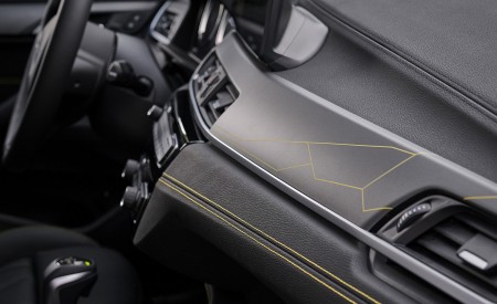 2022 BMW X2 GoldPlay Edition xDrive25e Interior Detail Wallpapers  450x275 (46)