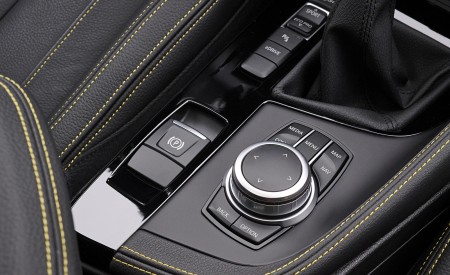2022 BMW X2 GoldPlay Edition xDrive25e Interior Detail Wallpapers 450x275 (47)