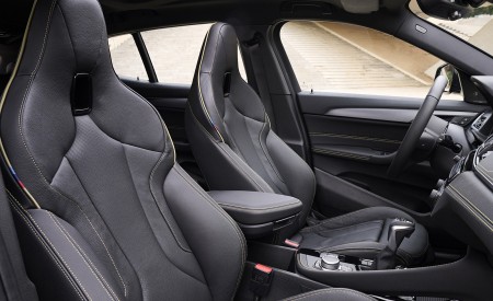 2022 BMW X2 GoldPlay Edition xDrive25e Interior Front Seats Wallpapers 450x275 (49)