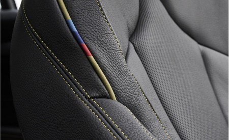 2022 BMW X2 GoldPlay Edition xDrive25e Interior Front Seats Wallpapers 450x275 (48)