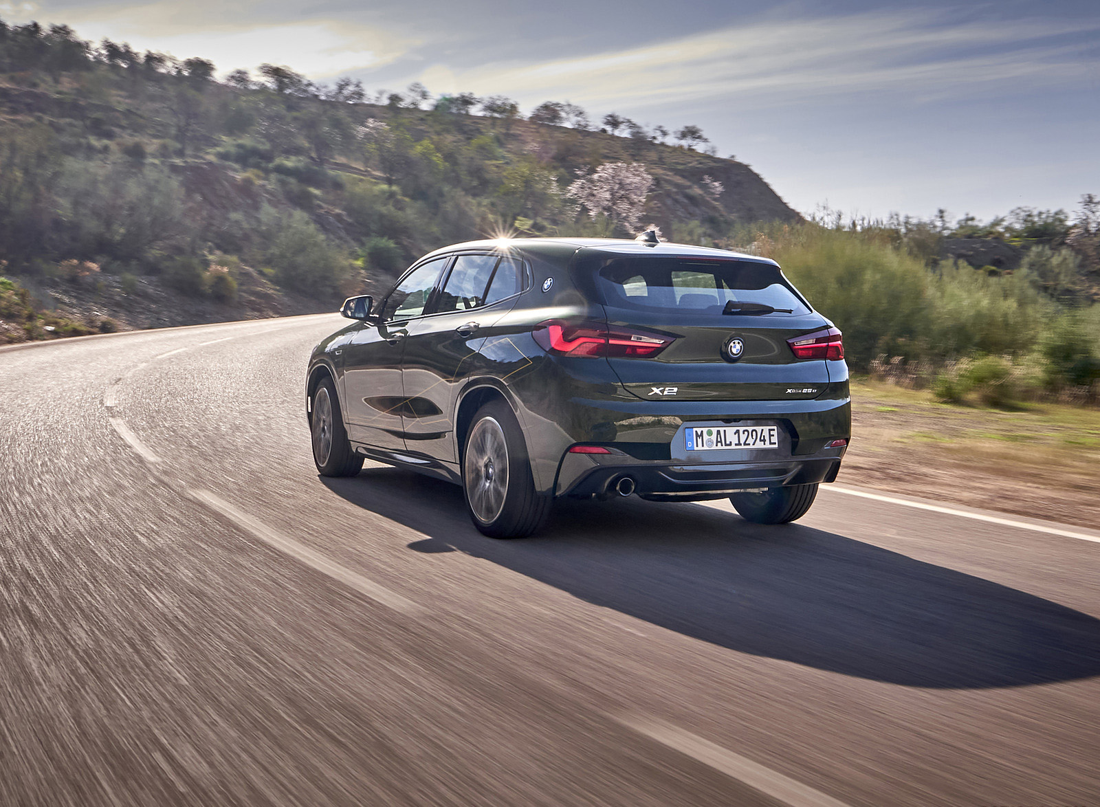 2022 BMW X2 GoldPlay Edition xDrive25e Rear Three-Quarter Wallpapers (4)