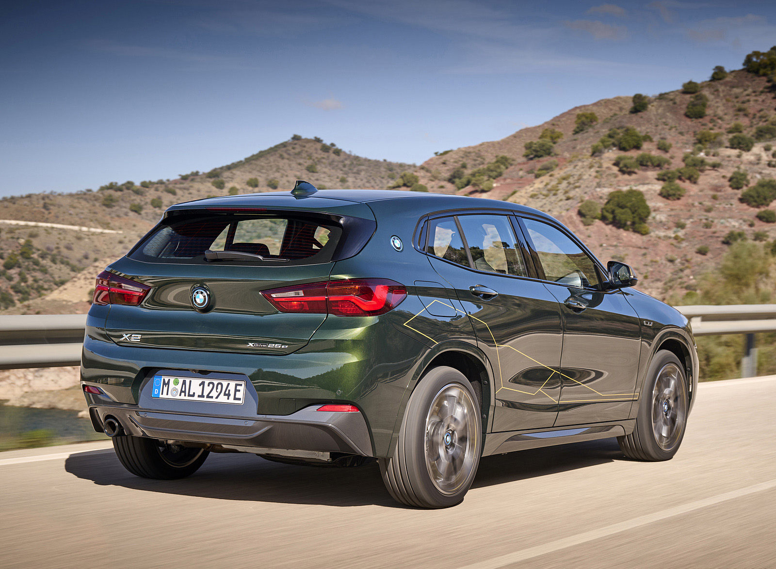 2022 BMW X2 GoldPlay Edition xDrive25e Rear Three-Quarter Wallpapers (2)