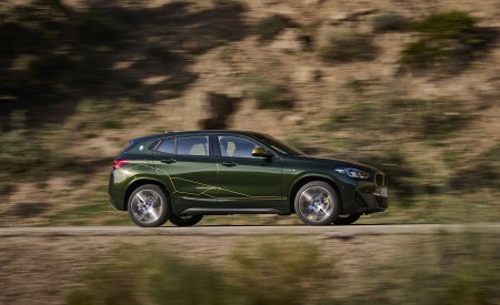2022 BMW X2 GoldPlay Edition xDrive25e Side Wallpapers 450x275 (10)