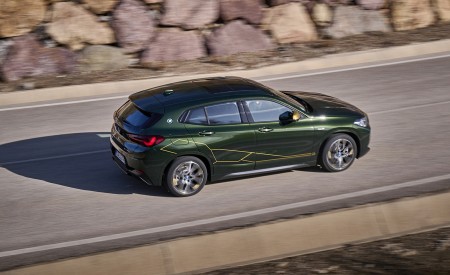 2022 BMW X2 GoldPlay Edition xDrive25e Top Wallpapers 450x275 (15)