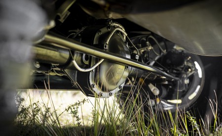 2022 Ford Bronco Everglades (Color: Desert Sand) Axle Wallpapers 450x275 (27)