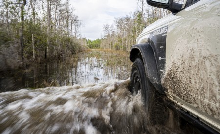 2022 Ford Bronco Everglades (Color: Desert Sand) Detail Wallpapers 450x275 (22)