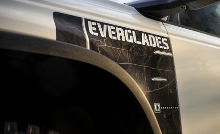 2022 Ford Bronco Everglades (Color: Desert Sand) Detail Wallpapers 450x275 (21)