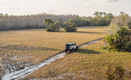 2022 Ford Bronco Everglades (Color: Desert Sand) Off-Road Wallpapers 450x275 (6)