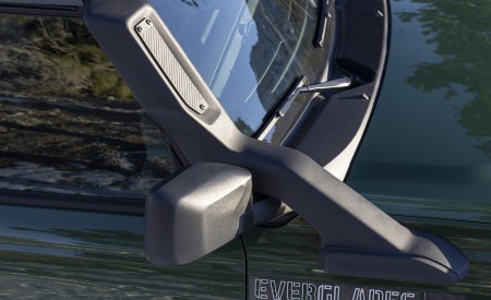 2022 Ford Bronco Everglades (Color: Eruption Green) Raised engine air intake Wallpapers 450x275 (45)